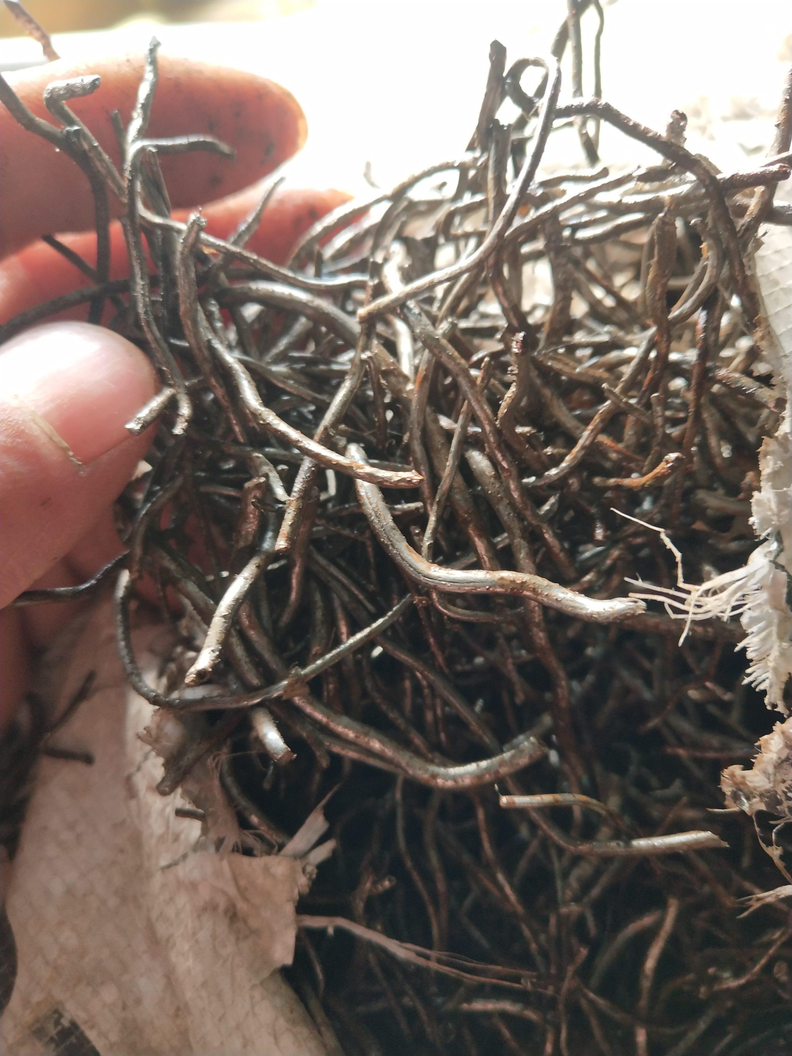 出售光缆破碎铁刚丝管铁