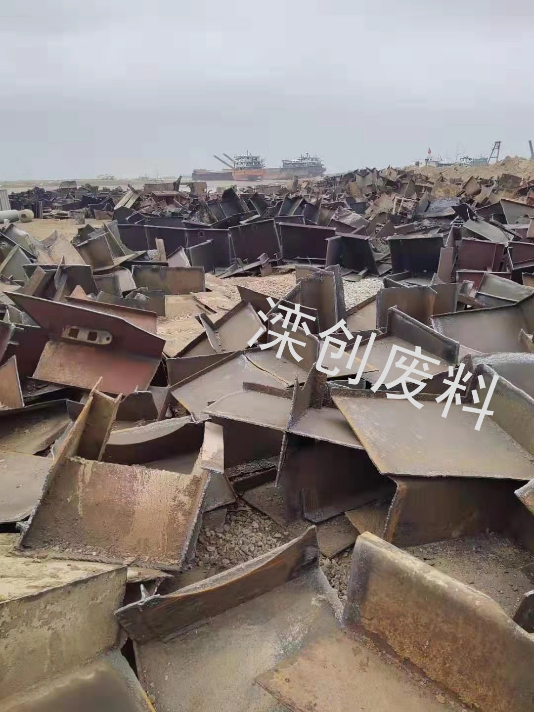 大量船板