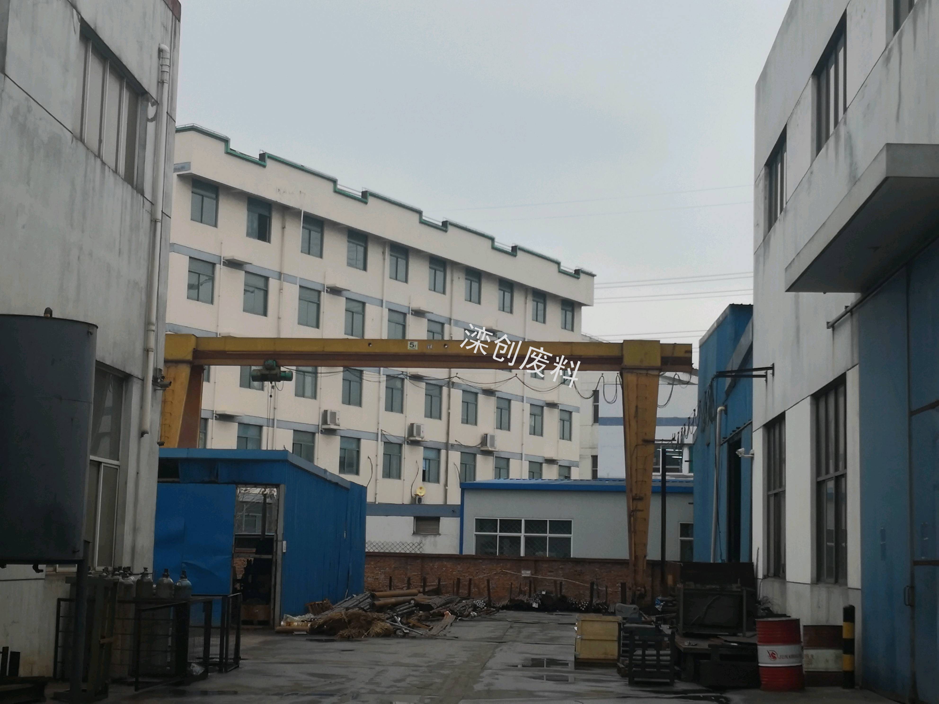 一台露天5吨龙门吊车出售